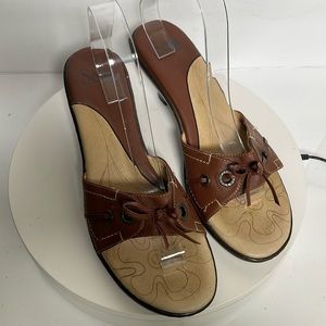 Sofft Women’s shoes 9.5 see pictures please